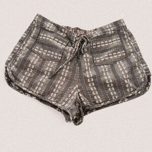 Boho festival micro daisy grey white cotton lace up mini micro shorts m